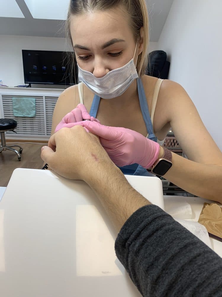 Арина: за работой